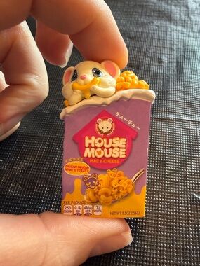 ZURU Mini Brands Kawaii Rare House Mouse Mac & Cheese Mini Figure